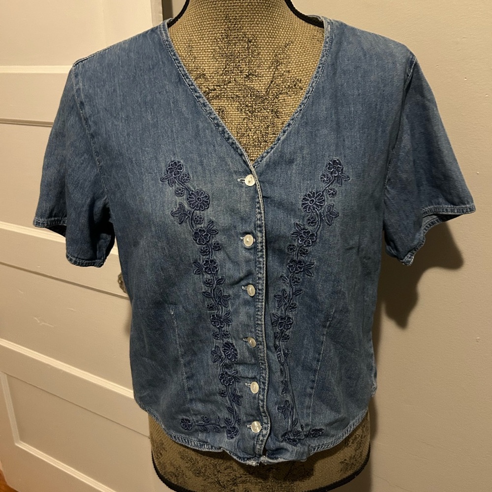 Basic Editions Blue Denim Floral Embroidered Button Down Top